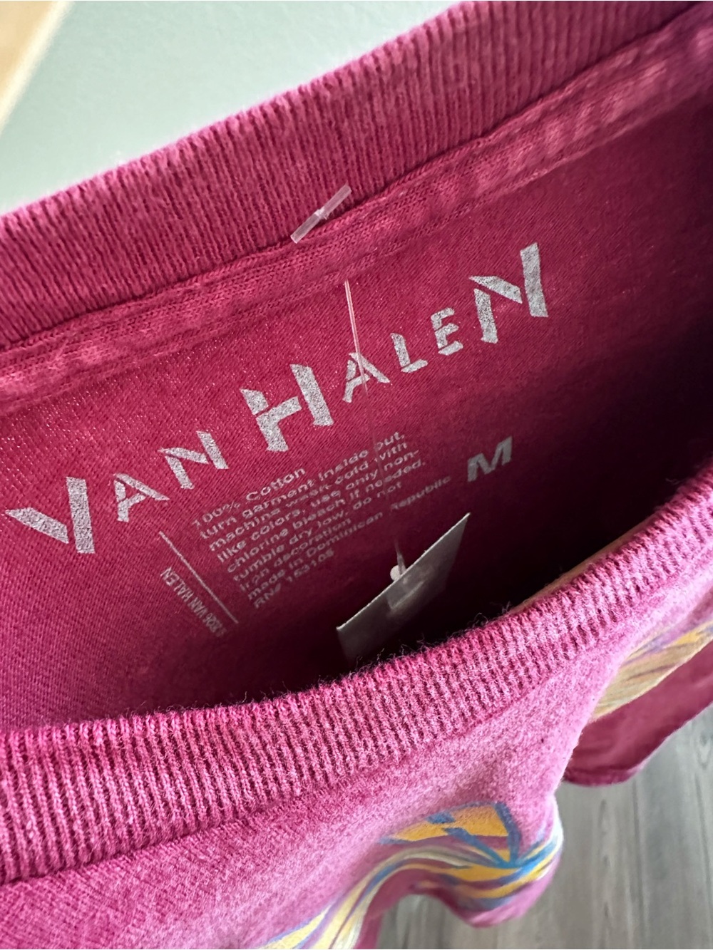 NEW Van Halen Live 1982 Graphic Band Tee - Picture 3 of 6